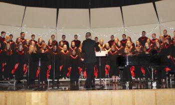 Holiday choir concert held at the Fulda High School