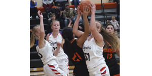 HL-O / Fulda girls compete strong at Madelia in 50-40 loss, rallying with 25 second-half points Hermeling and Evers combine for 25 points,  Coyotes make six 3’s